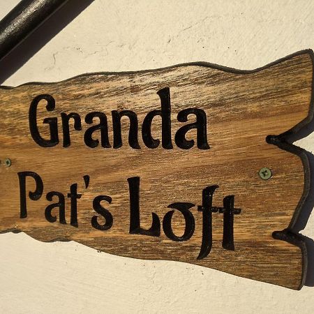 Granda Pat'S Loft Apartment Crossmaglen Екстериор снимка