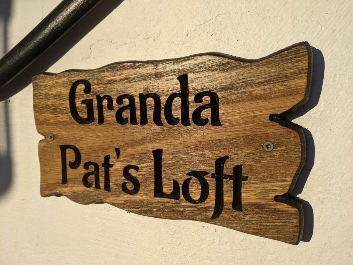 Granda Pat'S Loft Apartment Crossmaglen Екстериор снимка
